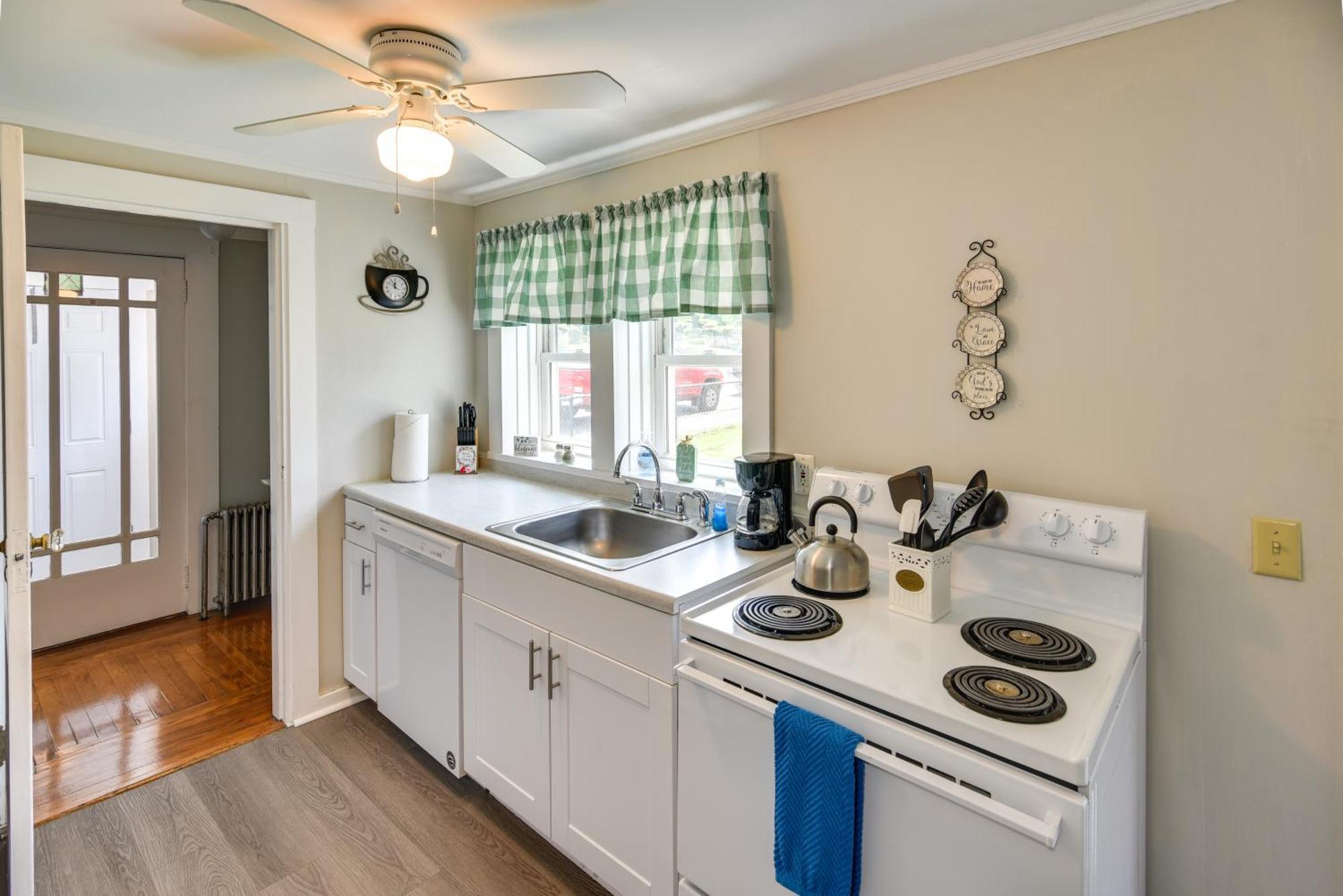 Newport House Less Than 3 Mi To Beaches And Bowens Wharf! Luaran gambar